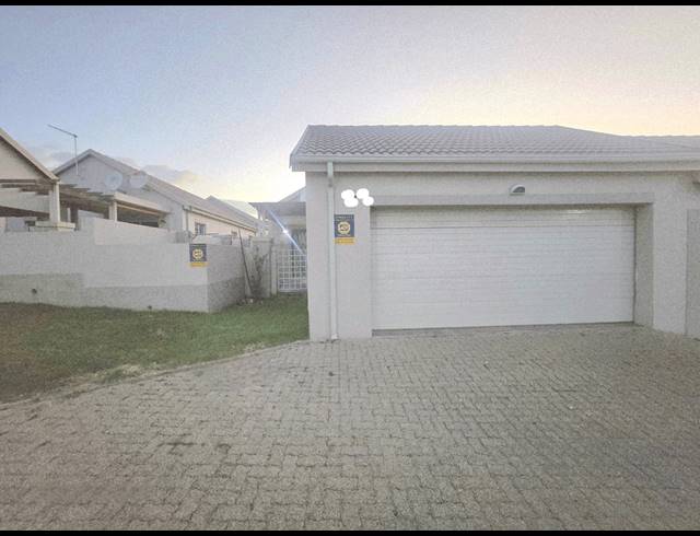 3 BEDROOM TOWNHOUSE FOR SALE IN DIE HEUWEL